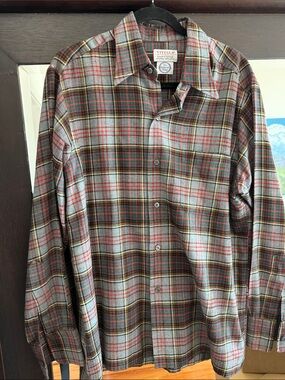 Men’s Wool/cotton button down shirt size XL
Andover Shop brand
